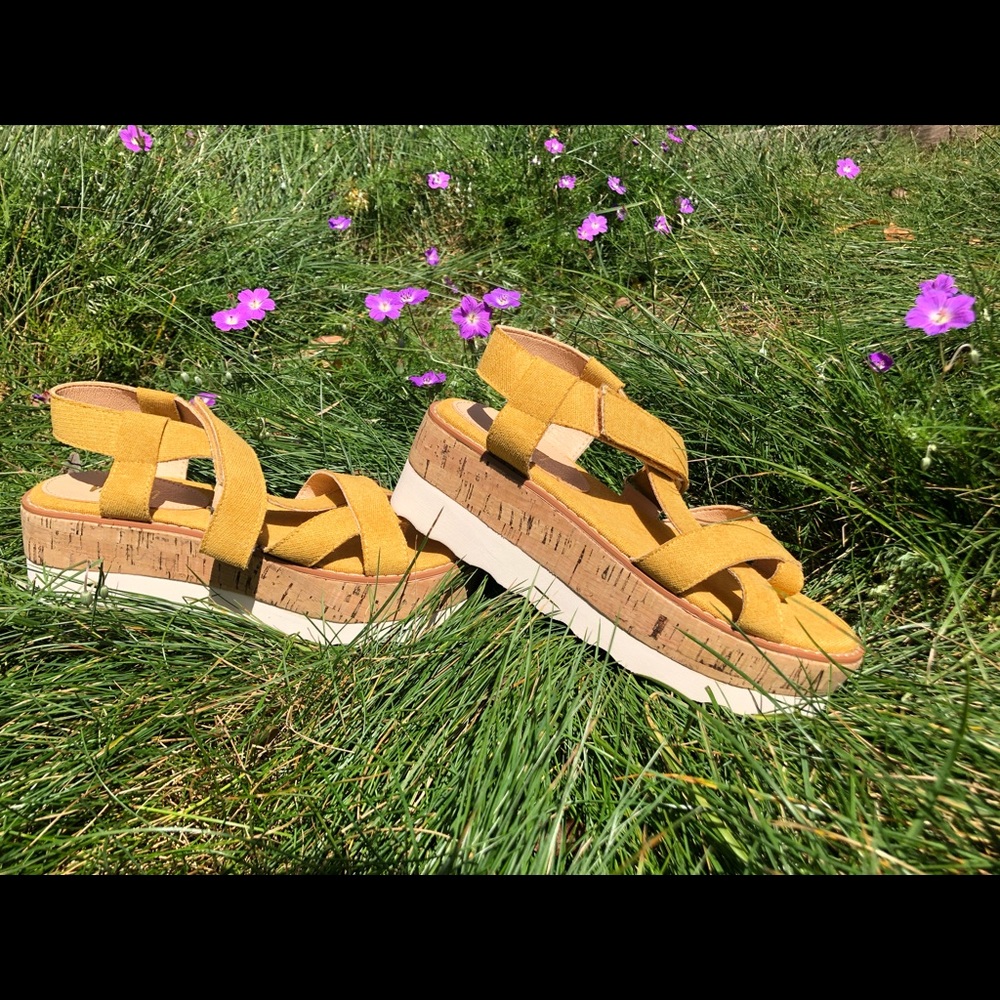 Sarah Platform Sandals Size 8.5 - Picture 2 of 5